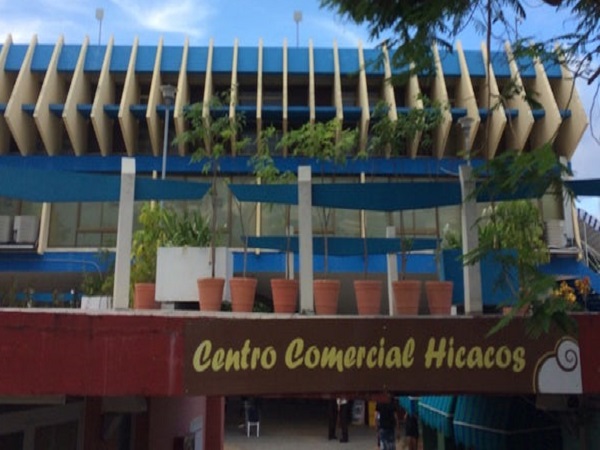 Centro Multiservicios Hicacos